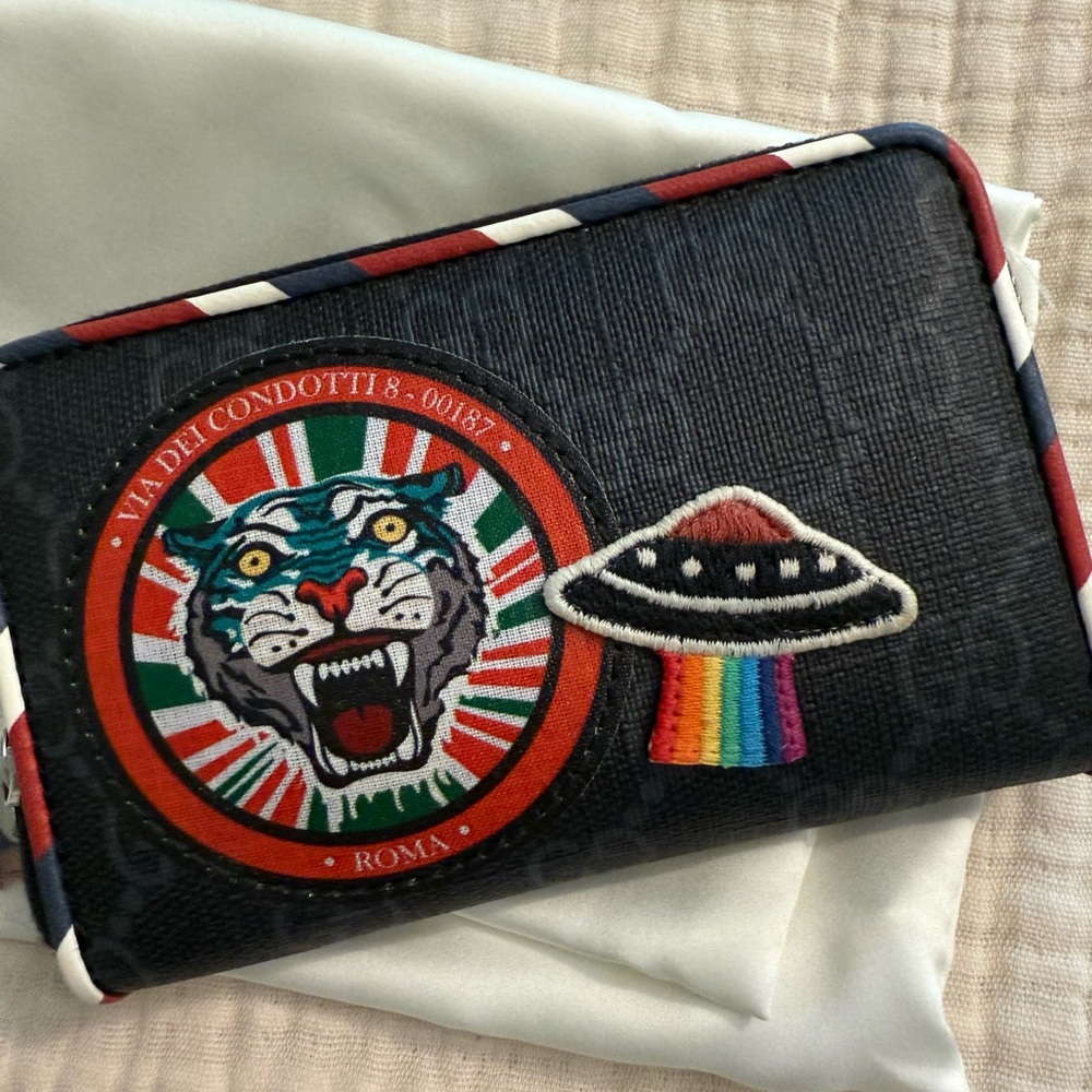 Gucci wallet